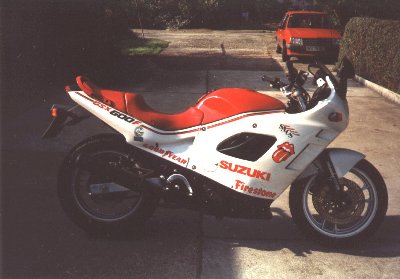 >Suzuki GSX 600 F